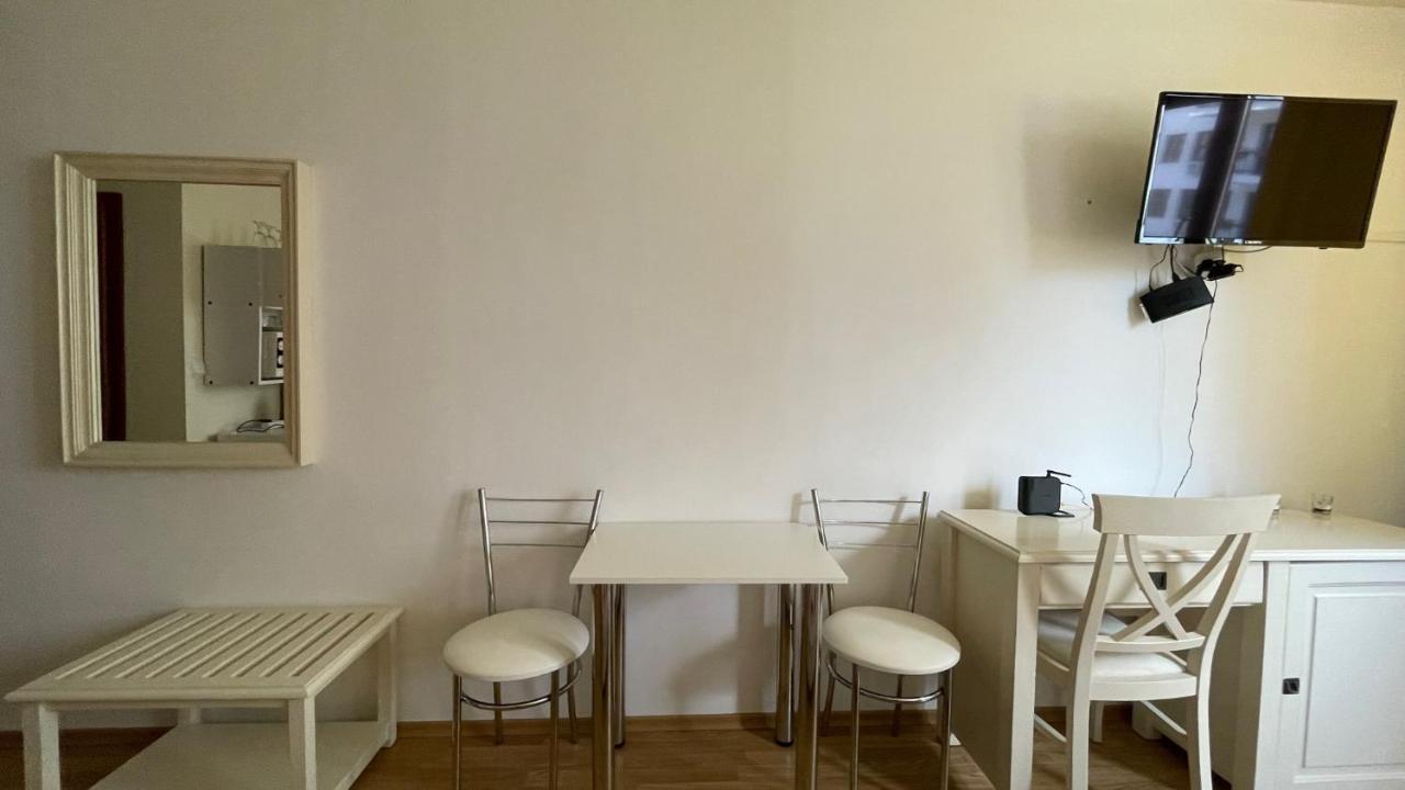 Sun 14 Sunny Apartment *